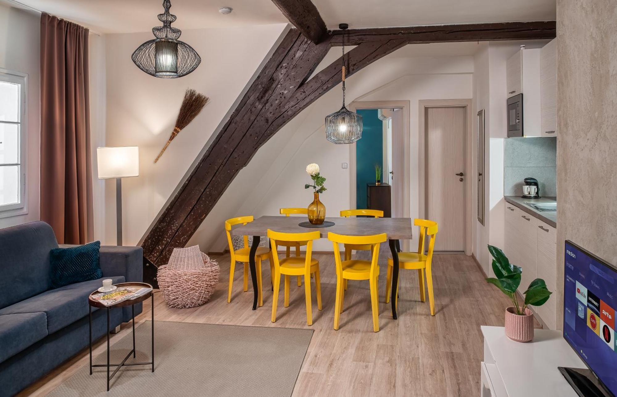 7 Tales Apartments By Adrez Praga Exterior foto