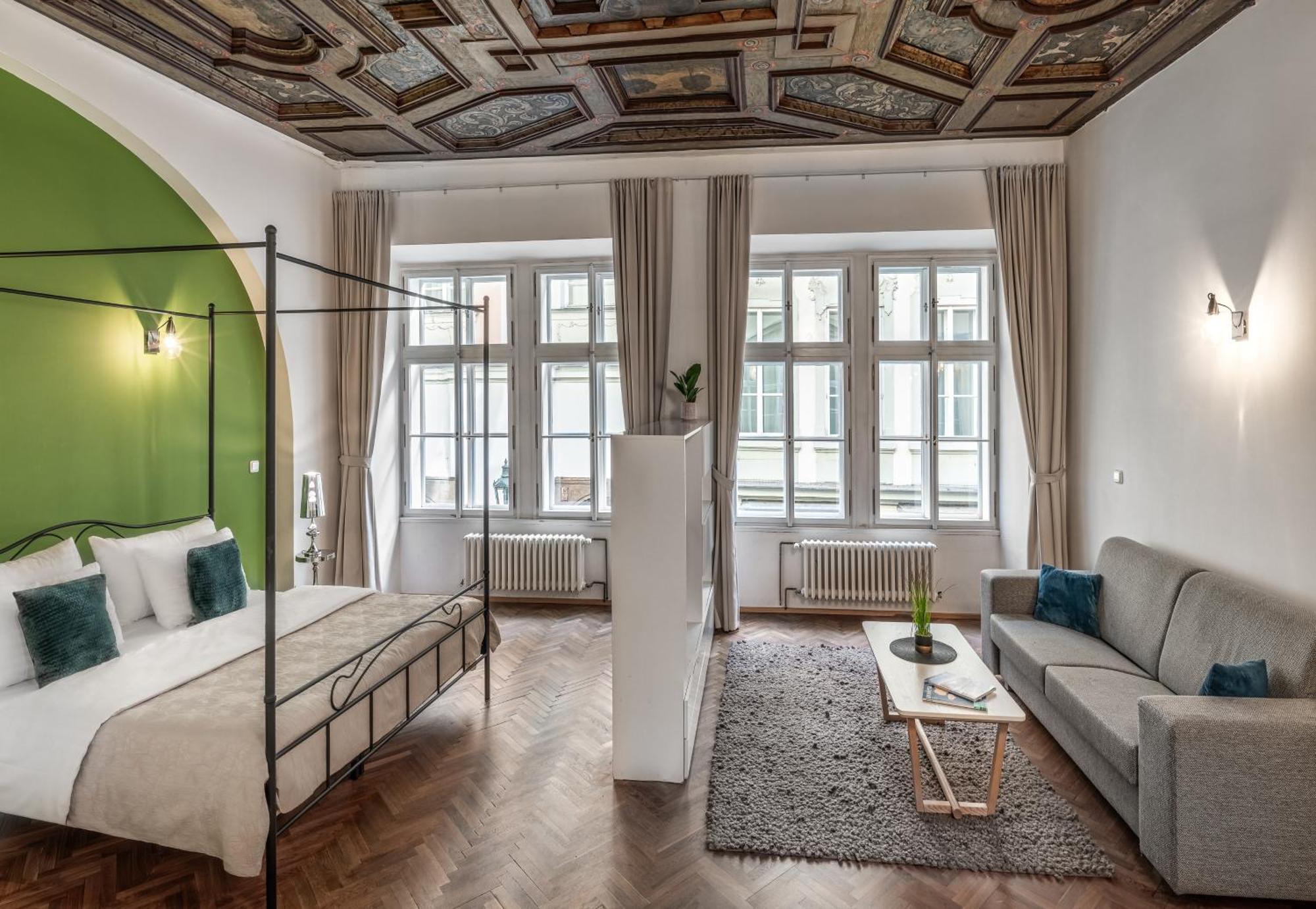 7 Tales Apartments By Adrez Praga Exterior foto