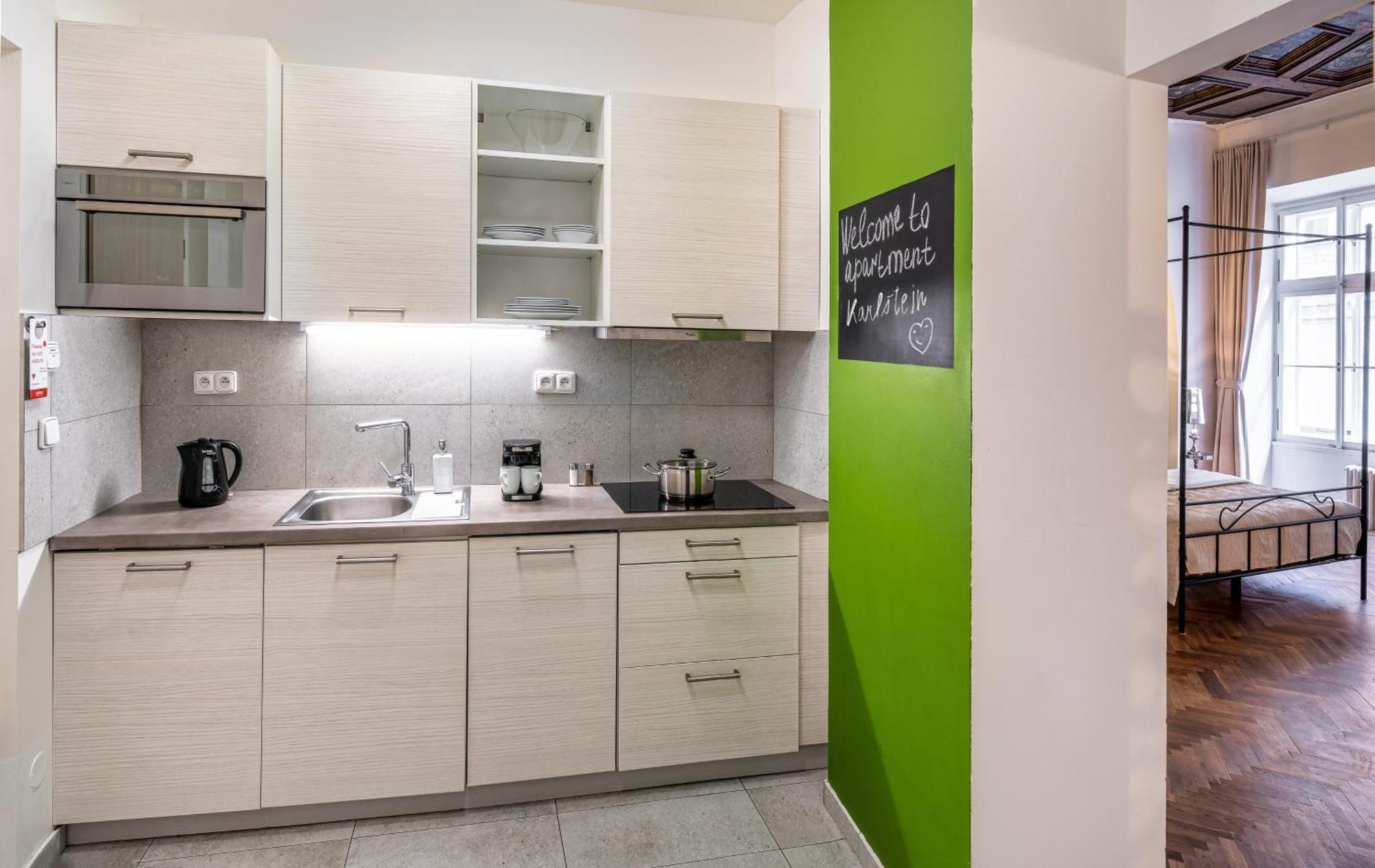 7 Tales Apartments By Adrez Praga Habitación foto