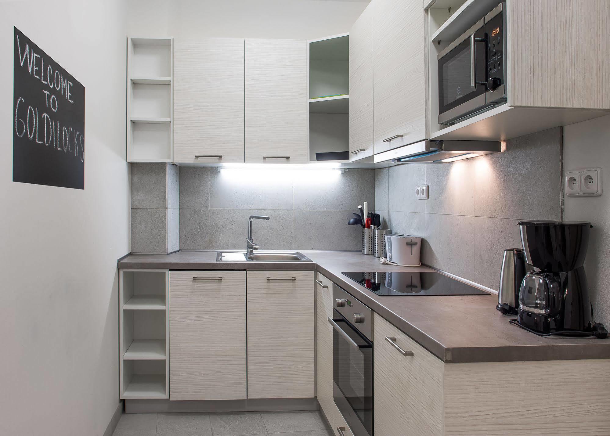7 Tales Apartments By Adrez Praga Exterior foto